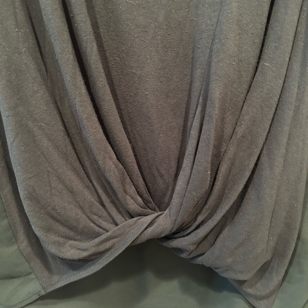 A. LAYERED SIZE SMALL WOMENS TWIST FRONT SLEEVELESS T SHIRT GRAY & OLIVE - Picture 2 of 9